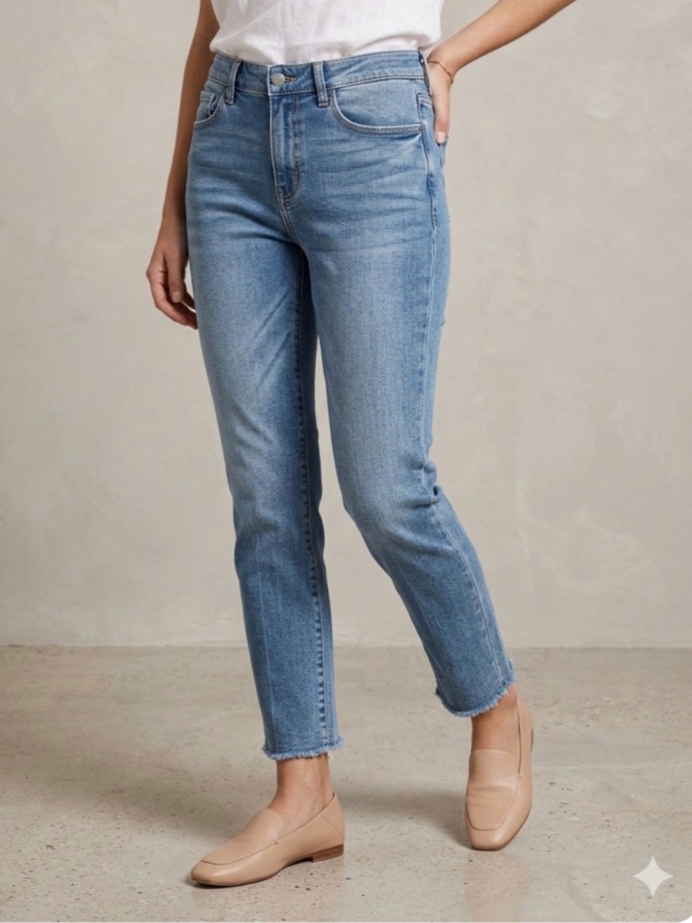 Kensie The Slim Straight Leg Ankle Jeans in Medium Blue Stretch Raw Hem Size 8